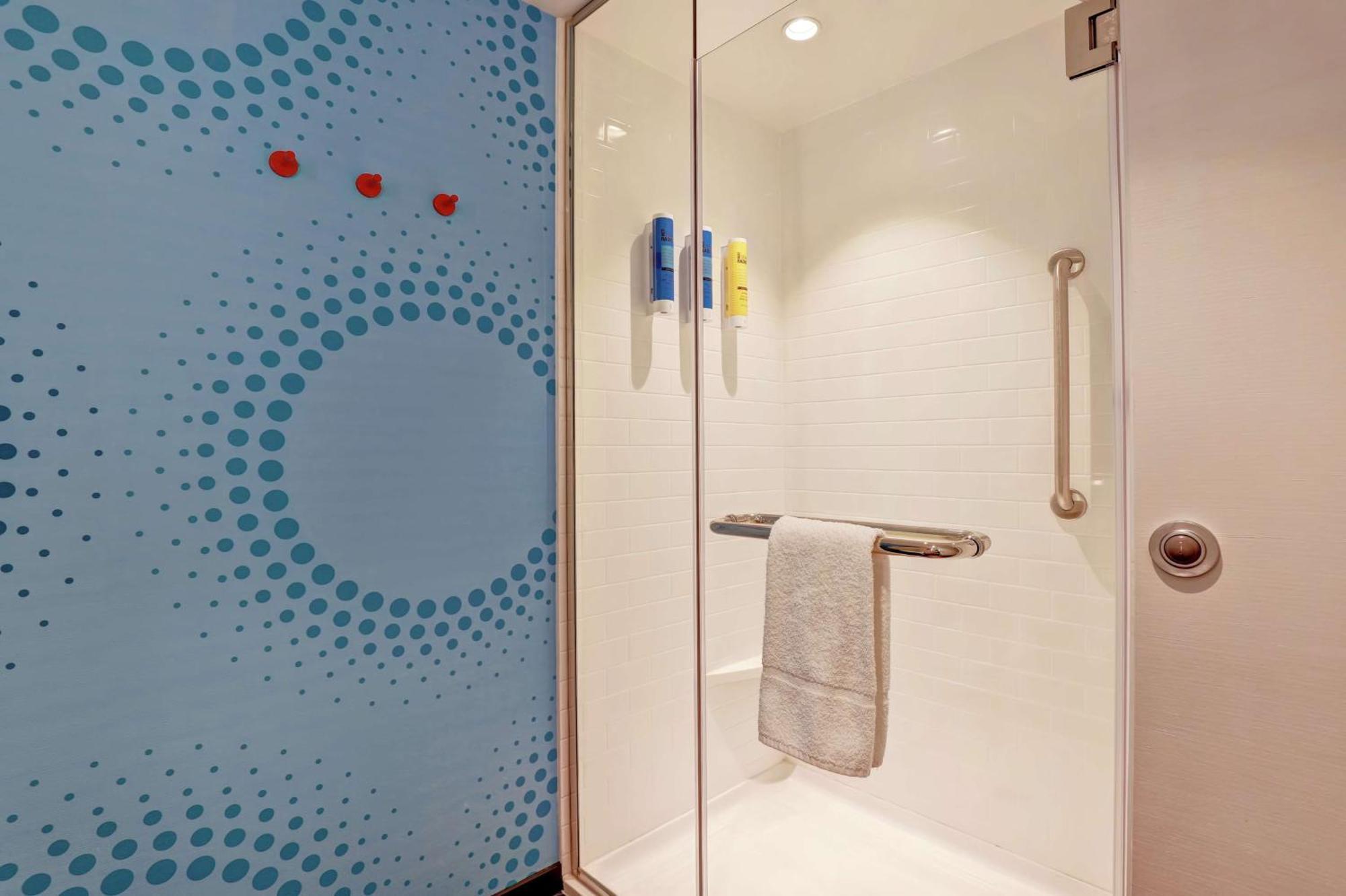 Tru By Hilton Edmonton Windermere Eksteriør billede
